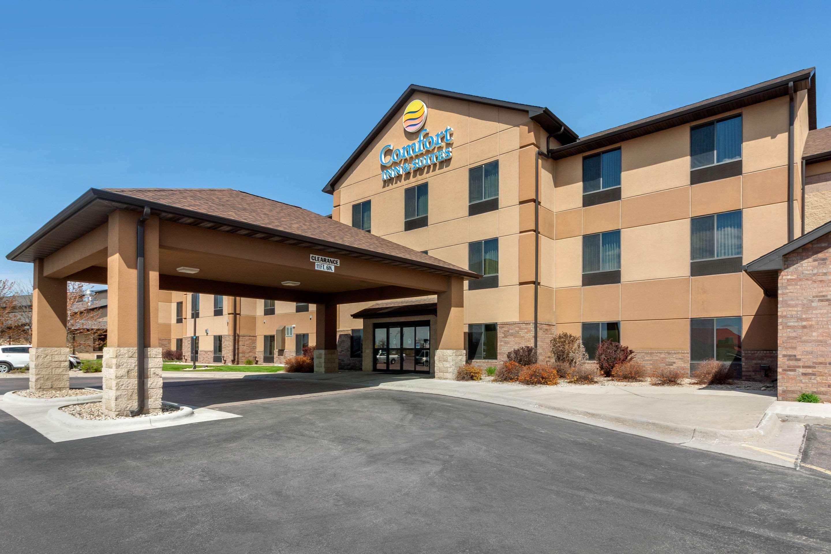 Comfort Inn & Suites Mitchell I-90 Extérieur photo