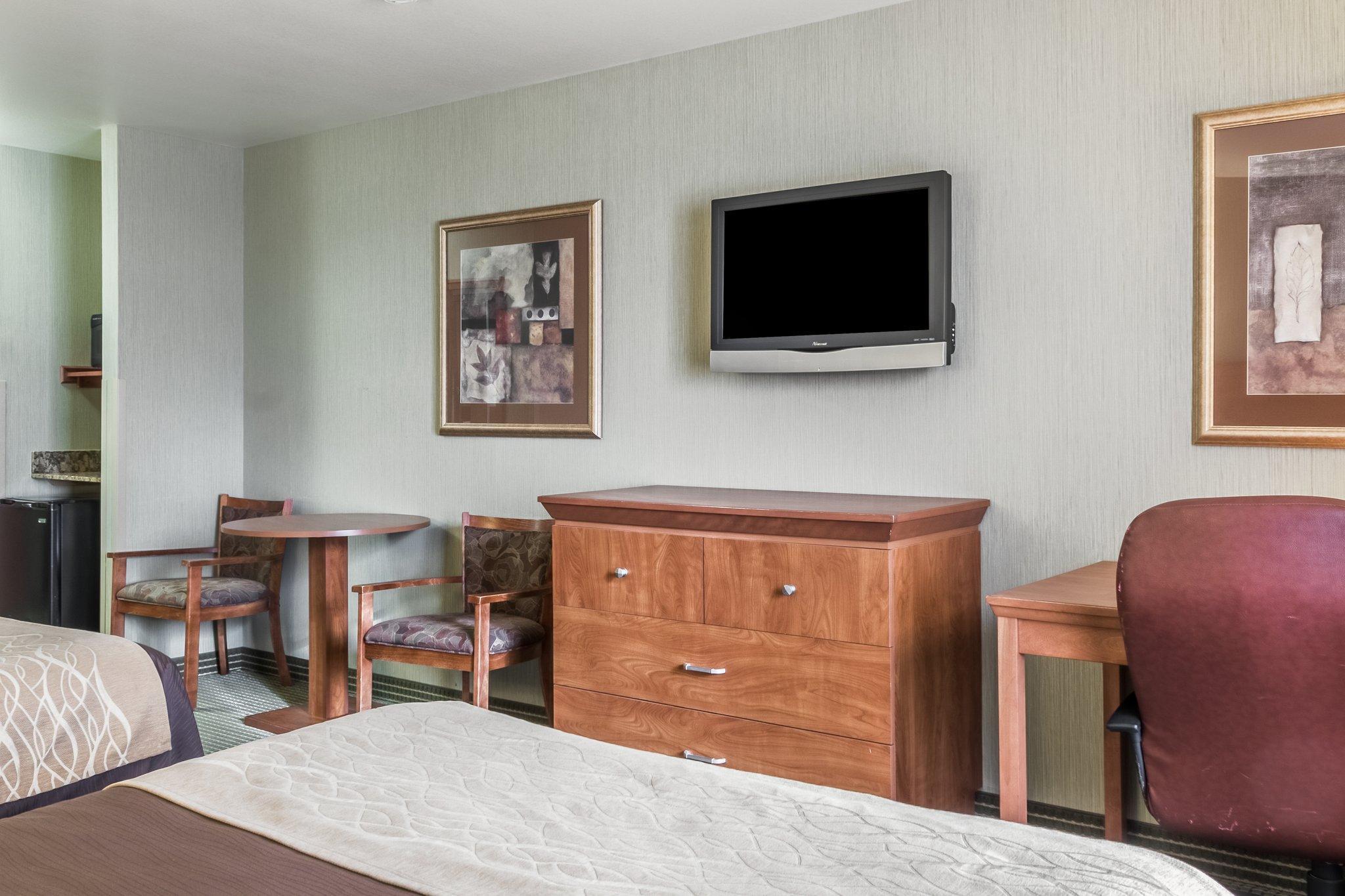 Comfort Inn & Suites Mitchell I-90 Extérieur photo