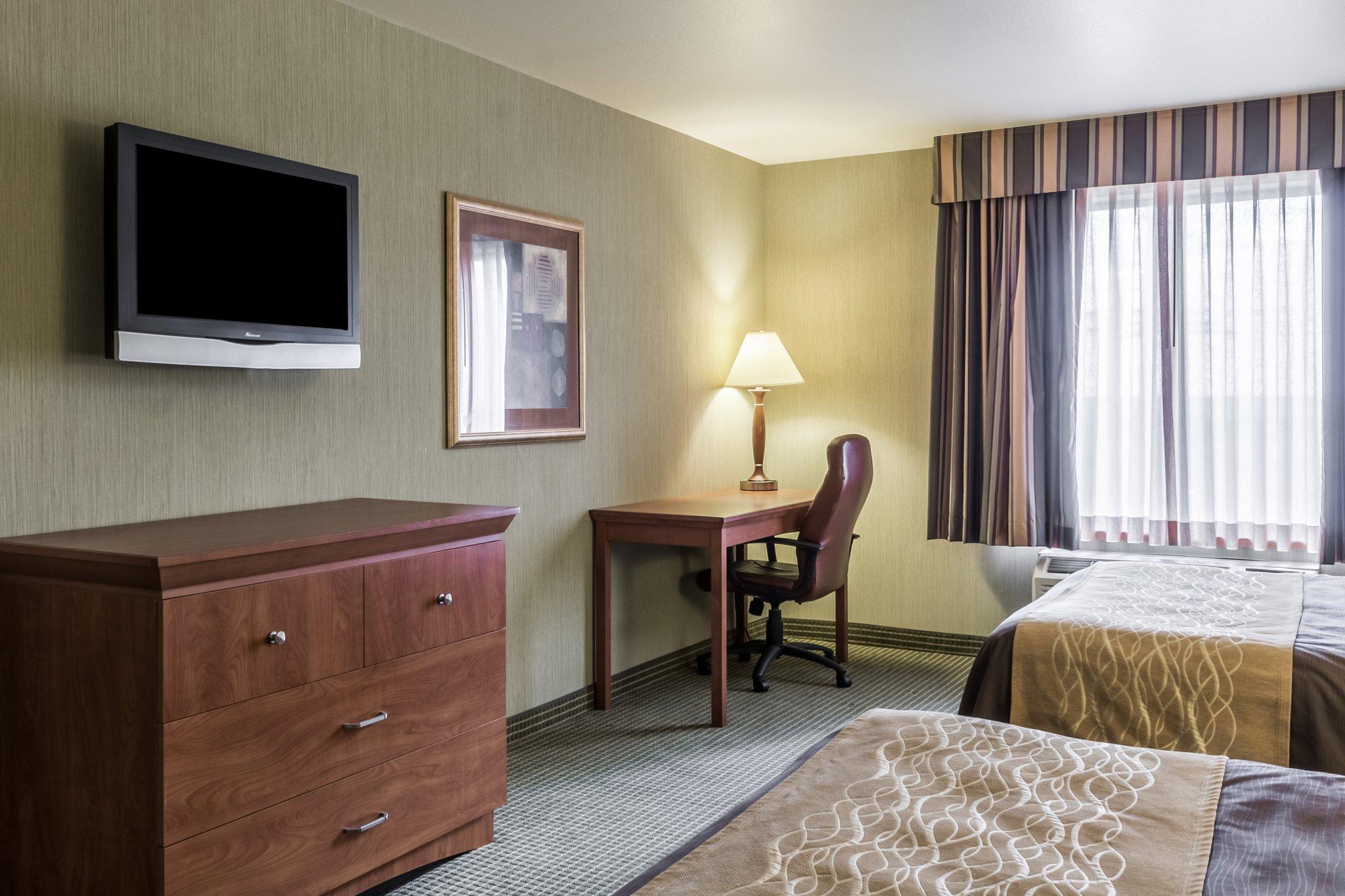 Comfort Inn & Suites Mitchell I-90 Extérieur photo